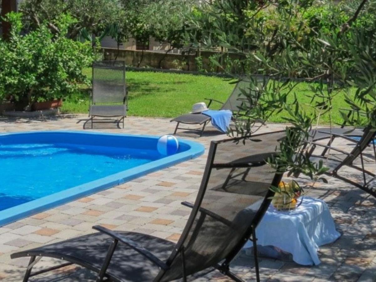 Fabulous Holiday Home In Pako Tane With Swimming Pool Pakoštane Rom bilde